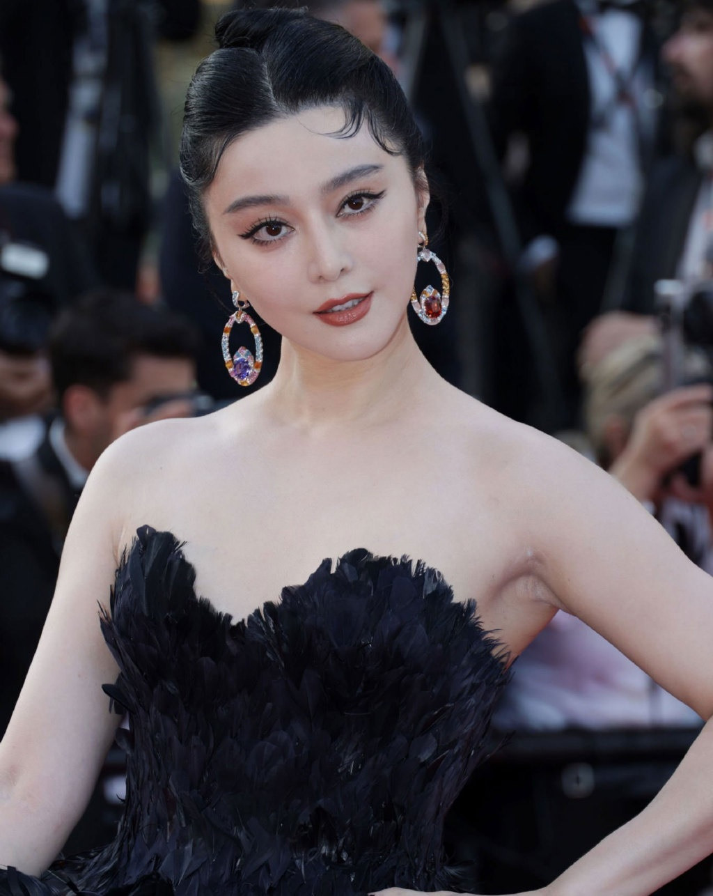 Hình ảnh chưa chỉnh sửa của Phạm Băng Băng trở thành đề tài bàn luận của khán giả. Công chúng không còn bị đánh lừa về nhan sắc vĩnh cửu của nữ hoàng thảm đỏ.