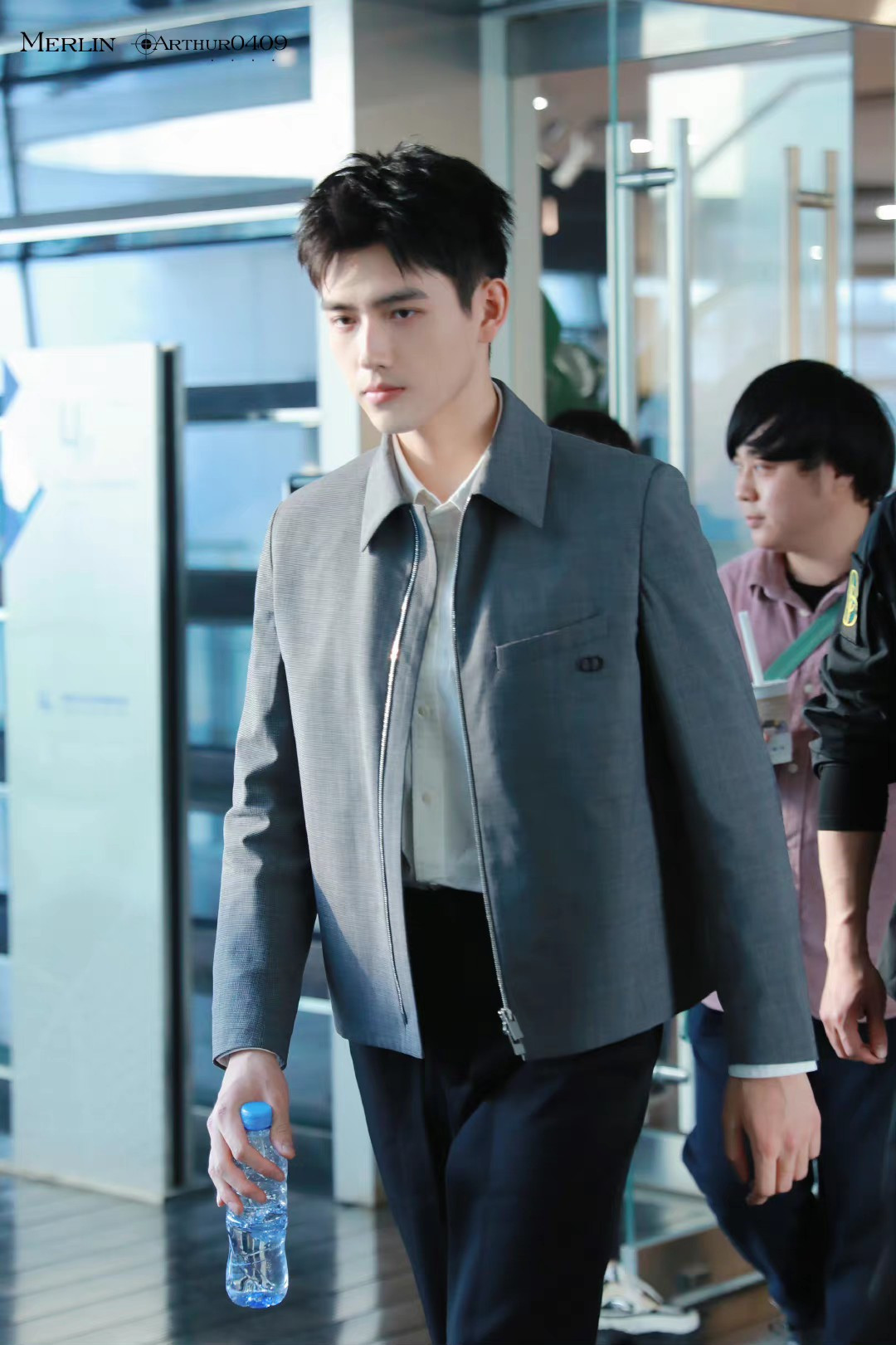 Trần Phi Vũ xuất hiện sau khi vướng scandal lộ ảnh giường chiếu. Trần Phi Vũ xuất hiện sau khi vướng scandal lộ ảnh giường chiếu.