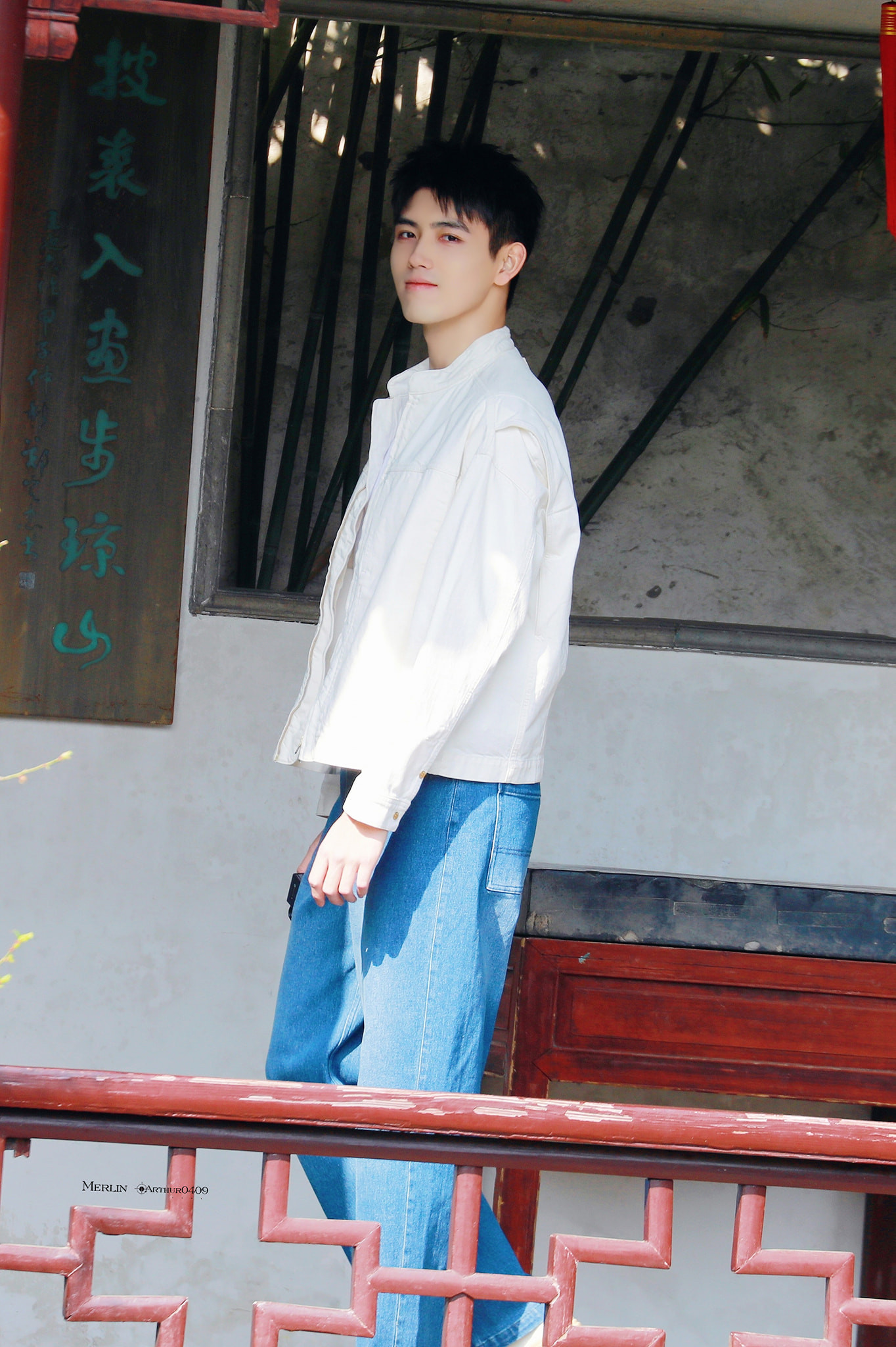 Trần Phi Vũ xuất hiện sau khi vướng scandal lộ ảnh giường chiếu. Trần Phi Vũ xuất hiện sau khi vướng scandal lộ ảnh giường chiếu.