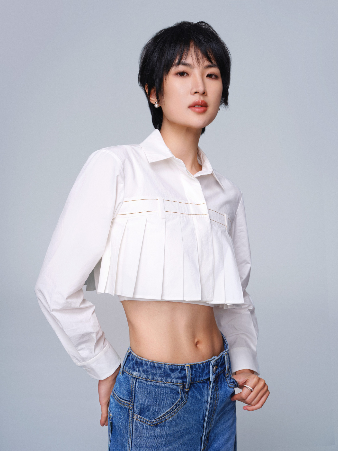 Diêu An Na tốt nghiệp Khoa học máy tính và Thống kê của Đại học danh tiếng Harvard, nhưng đến tháng 1/2021, cô bất ngờ gia nhập giới giải trí, trở thành nghệ sĩ dưới trướng công ty Thiên Hạo Thịnh Thế nổi tiếng. Diêu An Na tham gia nhiều vai trò như ca sĩ, diễn viên, người mẫu thời trang, đạo diễn. Từ thời điểm lúc đầu bị chê về khả năng nghệ thuật, cô dần chinh phục khán giả với diễn xuất tự nhiên, thái độ khiêm tốn.