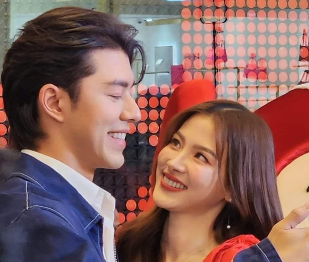 Ánh mắt ngọt ngào mà hai nghệ sĩ dành cho nhau trong sự kiện.