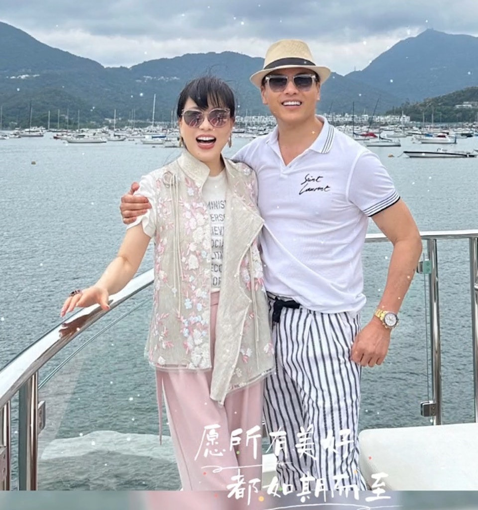 Lữ Lương Vỹ sống sung túc nhờ khối tài sản hàng trăm triệu USD.