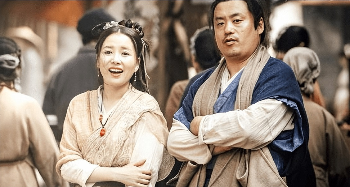 Dàn diễn viên trong Thước Đao Môn truyền kỳ là những diễn viên hài kỳ cựu, ngoại hình kém đẹp nhưng diễn xuất duyên dáng. Phim có nhiều nội dung thú vị về ân oán giang hồ, chuyện xây dựng môn phái...