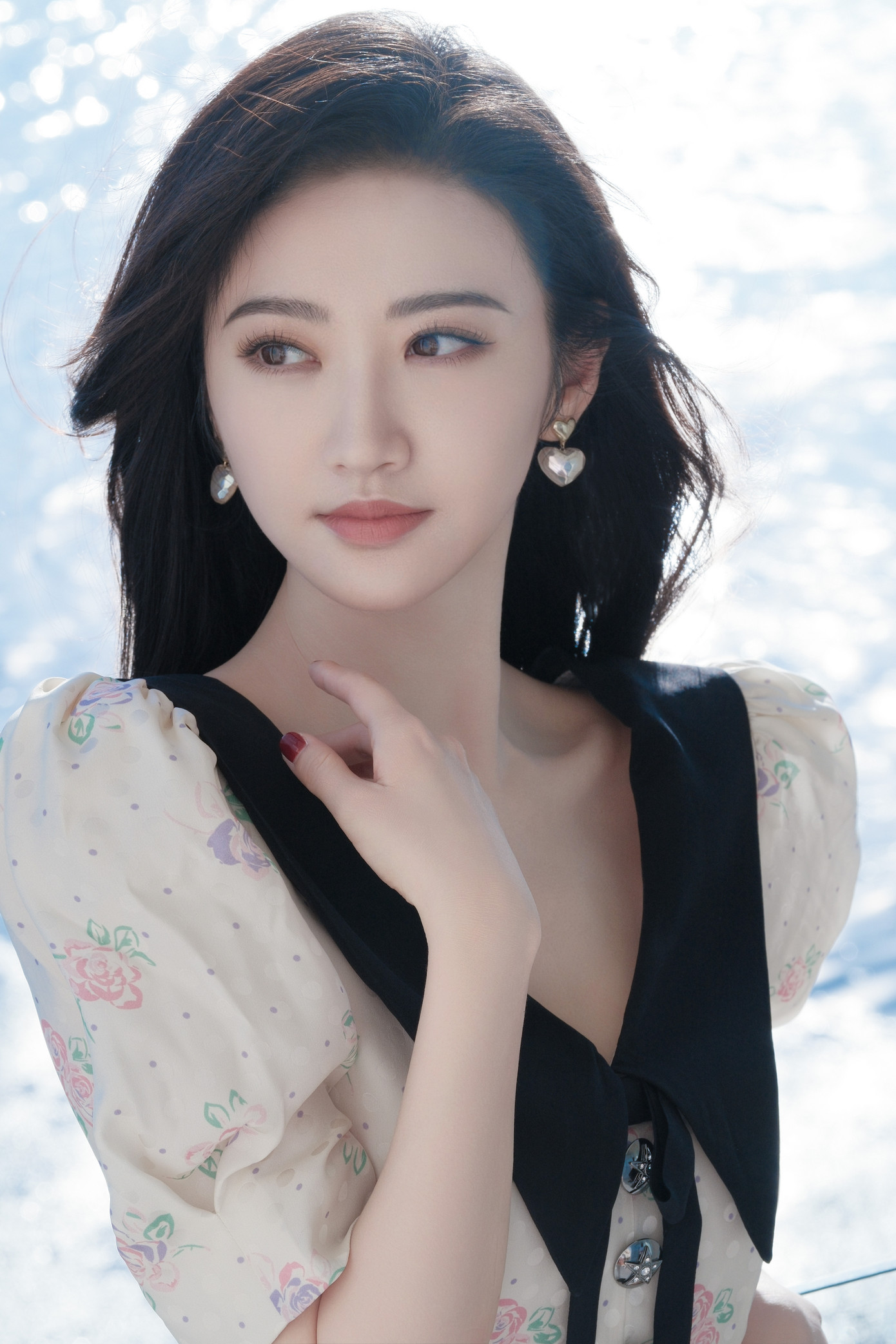 Cảnh Điềm bị bạn trai cũ dùng video nhạy cảm gán nợ.