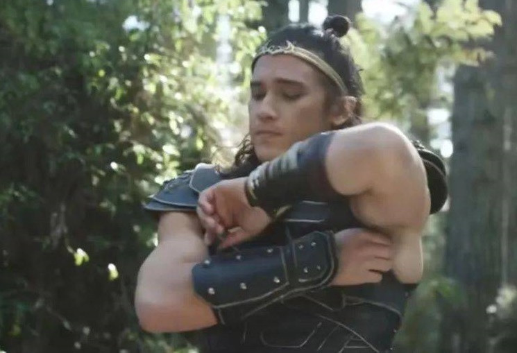 Khán giả bất ngờ với nụ hôn mà Tôn Ngộ Không dành cho Đường Tăng trong Tây du ký bản Australia. Khán giả bất ngờ với nụ hôn mà Tôn Ngộ Không dành cho Đường Tăng trong Tây du ký bản Australia.