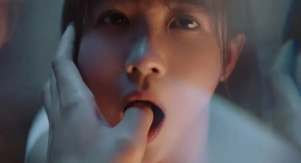 Trailer của phim tràn ngập cảnh quyến rũ nóng bỏng dù là phim ngôn tình thanh xuân. Trailer của phim tràn ngập cảnh quyến rũ nóng bỏng dù là phim ngôn tình thanh xuân.