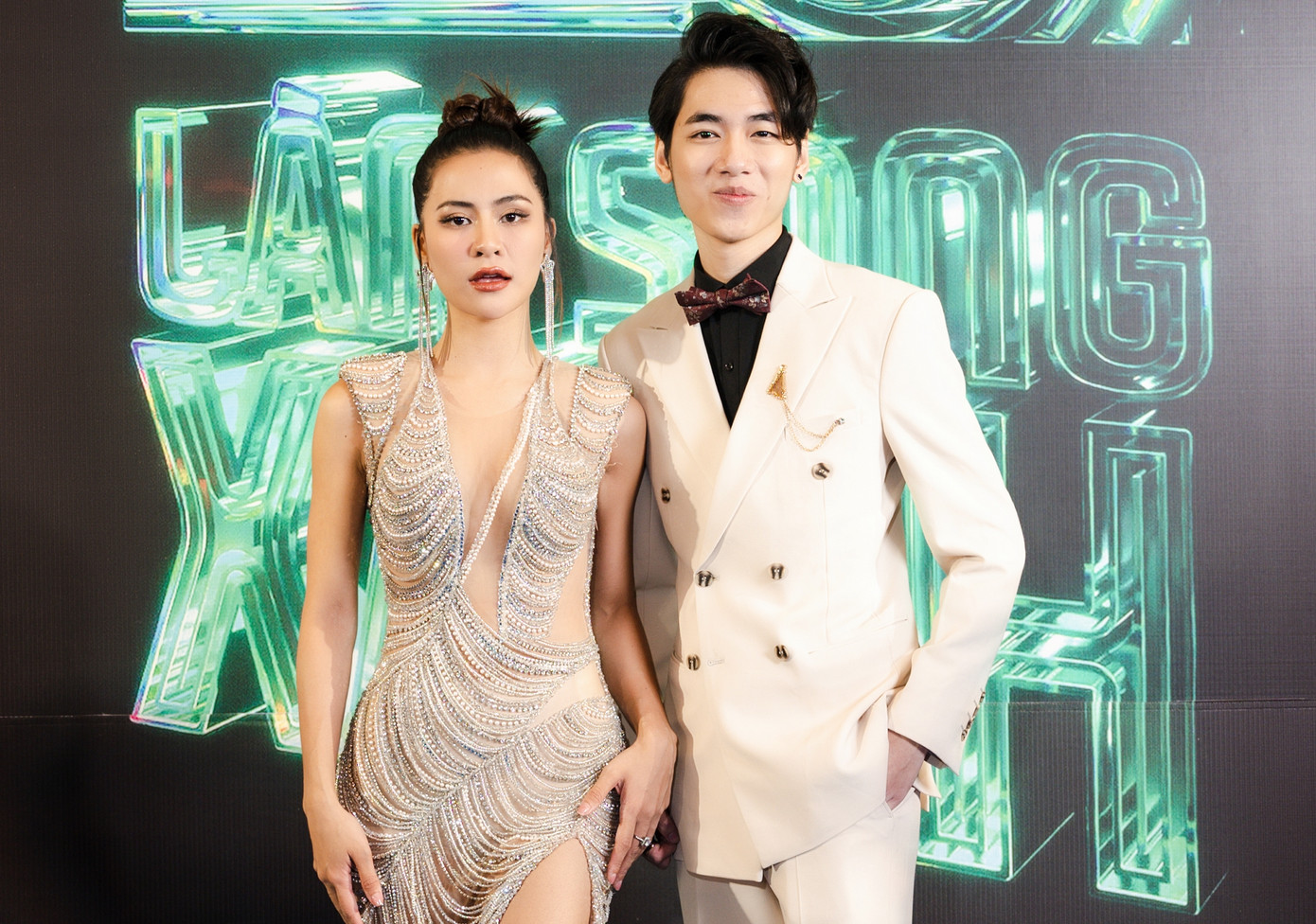 Ca sĩ, nhạc sĩ K-ICM xuất hiện trên thảm đỏ Làn Sóng Xanh 2022. Ca sĩ, nhạc sĩ K-ICM xuất hiện trên thảm đỏ Làn Sóng Xanh 2022.