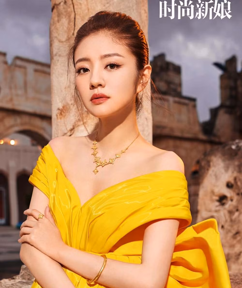 An Dĩ Hiên biến mất sau khi chồng bị bắt vì ê chề, nhục nhã và quá đau buồn.