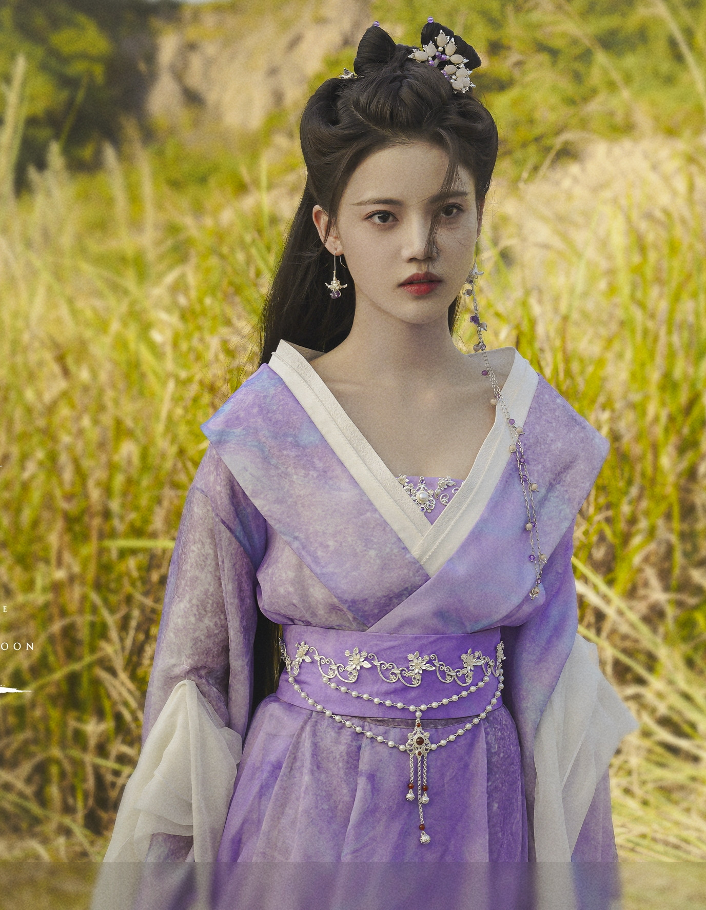 Ngày 13/4, Sina đưa tin nữ ca sĩ thần tượng Tôn Trân Ny đang được khán giả chú ý qua vai diễn tiểu hồ yêu trong phim cổ trang tiên hiệp Trường nguyệt tẫn minh. Đây là vai diễn đầu tay trong sự nghiệp của người đẹp sinh năm 2000. Ngày 13/4, Sina đưa tin nữ ca sĩ thần tượng Tôn Trân Ny đang được khán giả chú ý qua vai diễn tiểu hồ yêu trong phim cổ trang tiên hiệp Trường nguyệt tẫn minh. Đây là vai diễn đầu tay trong sự nghiệp của người đẹp sinh năm 2000.