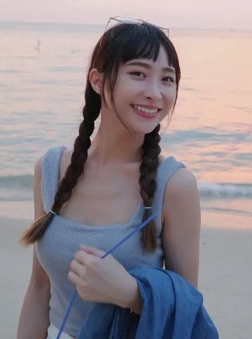 Hồ Hinh Nghi và Hoàng Vân Hâm là hai cô gái dám đứng ra tố cáo Hứa Kiệt Huy.