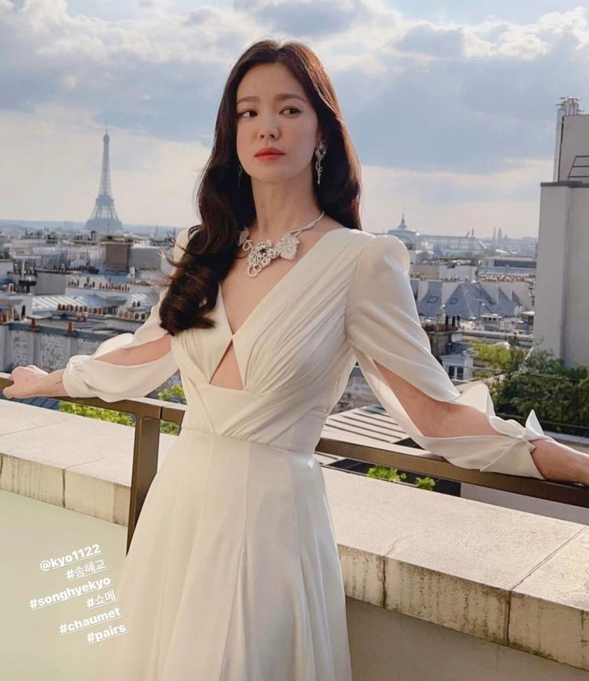 Song Hye Kyo quyến rũ bên Cha Eun Woo.