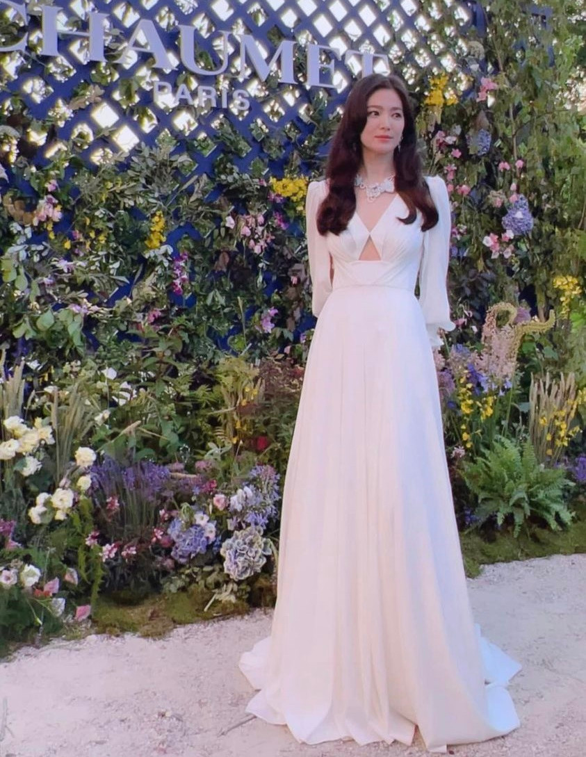 Song Hye Kyo quyến rũ bên Cha Eun Woo.