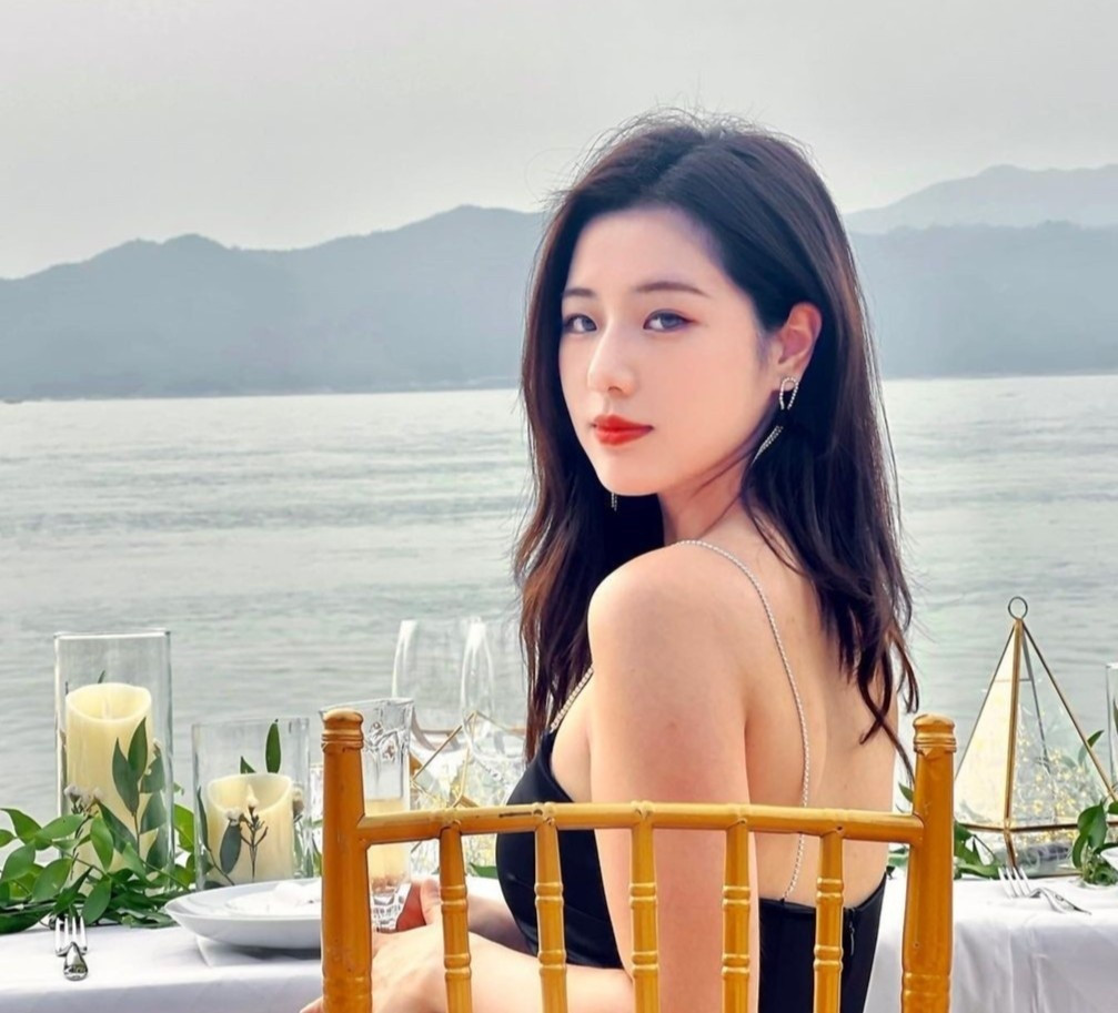 Lê Bội Lâm vướng phốt quan hệ tình ái để nhận được ưu đãi khi tham gia cuộc thi. Lê Bội Lâm vướng phốt quan hệ tình ái để nhận được ưu đãi khi tham gia cuộc thi.