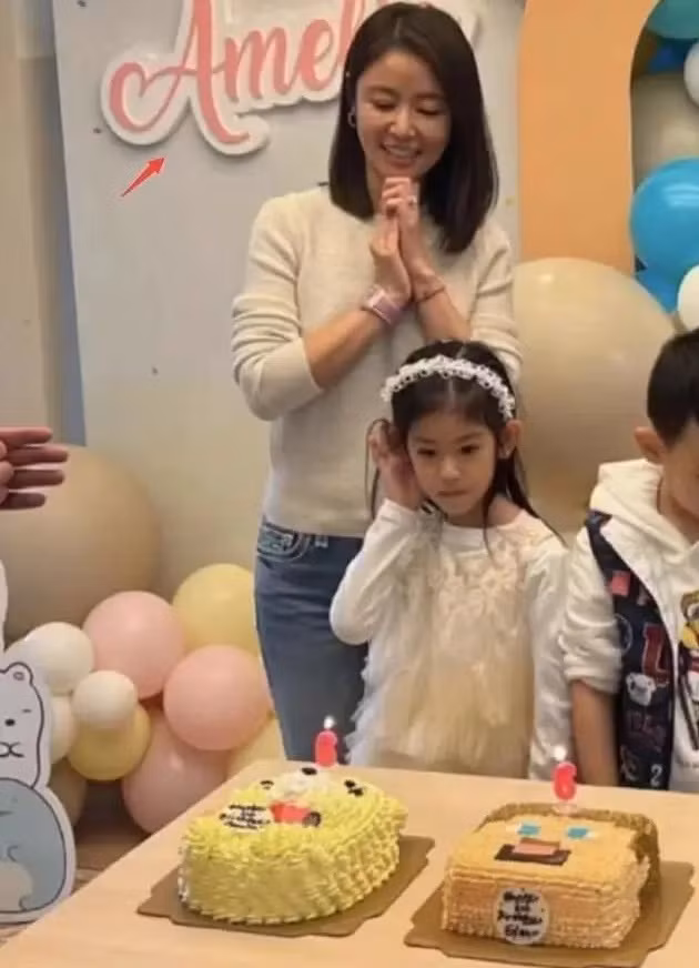 Lâm Tâm Như và Hoắc Kiến Hoa hạnh phúc bên nhau dù nhiều thị phi.