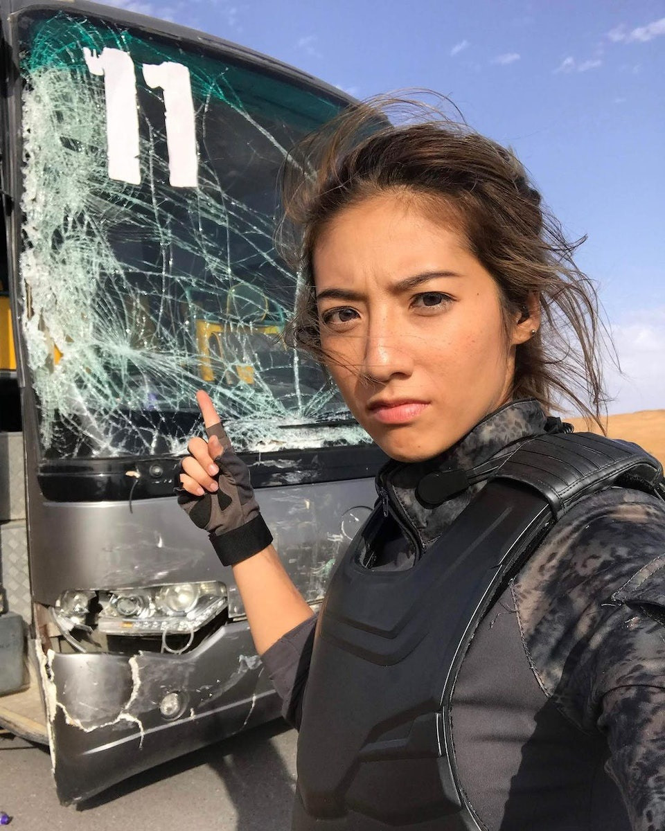 Trong phim, Rima vào vai thành viên của đội cứu hộ do Thành Long chỉ huy, là nữ diễn viên duy nhất biết võ công, có thể một chọi một với đám lính đánh thuê, chuyên cướp bóc. Khi bị lính đánh thuê đẩy khỏi xe, cô thể hiện kỹ năng hành động ấn tượng như chui ra hầm xe với thân thủ nhanh nhẹn, động tác dứt khoát.