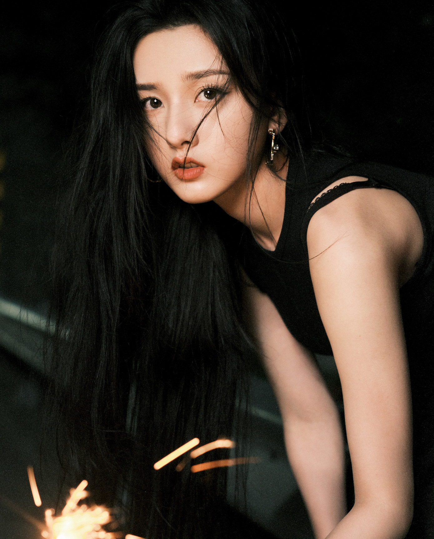 Tống Tổ Nhi với vẻ đẹp vừa hiện đại vừa cổ điển được khán giả yêu thích.