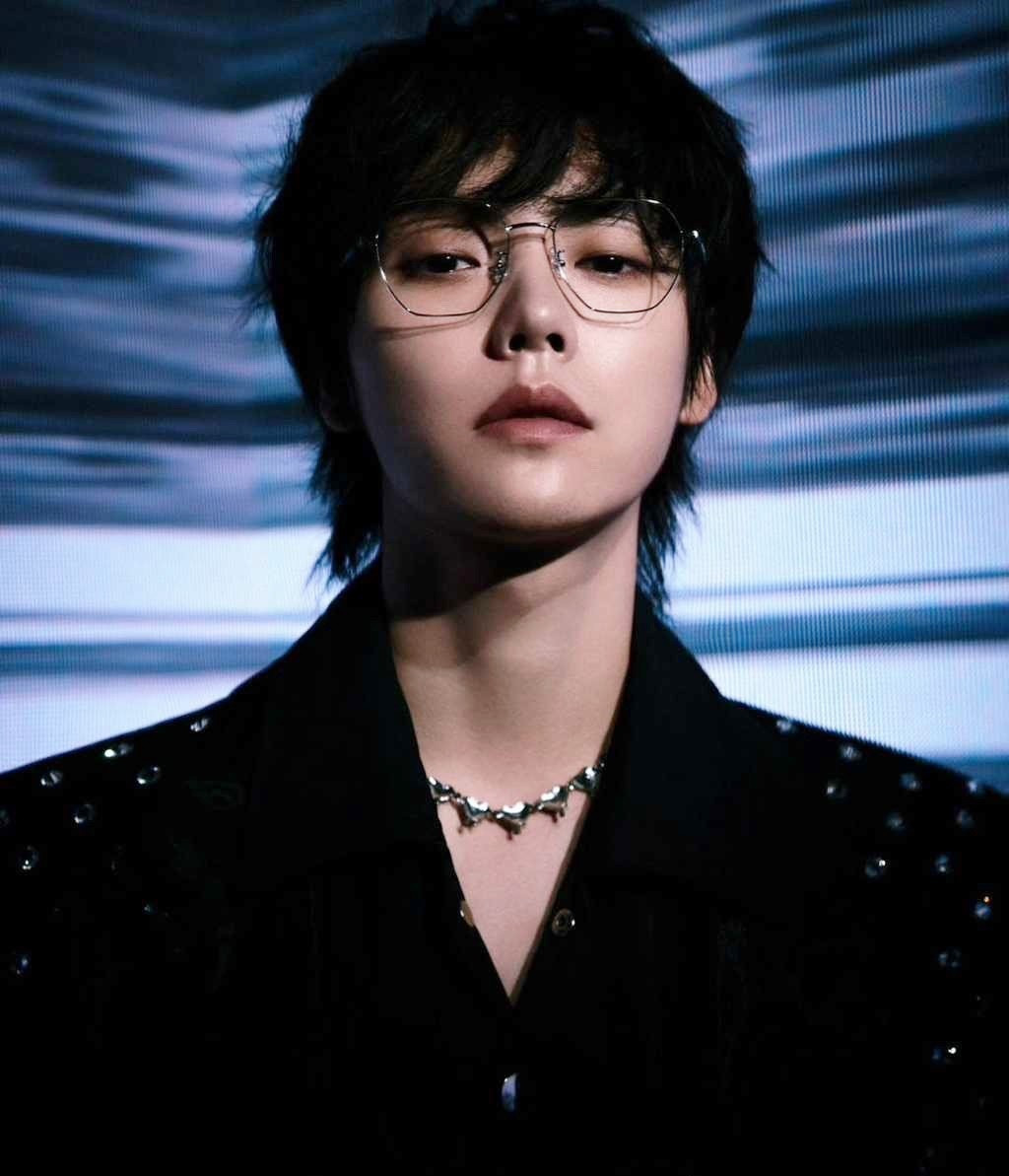 Tiêu Vũ Lương và Lý Minh Đức bị lộ ảnh nhạy cảm. Họ cùng quan hệ tình ái với nhà sản xuất phim Năm tháng tĩnh hảo. Ảnh: Sina. Tiêu Vũ Lương và Lý Minh Đức bị lộ ảnh nhạy cảm. Họ cùng quan hệ tình ái với nhà sản xuất phim Năm tháng tĩnh hảo. Ảnh: Sina.