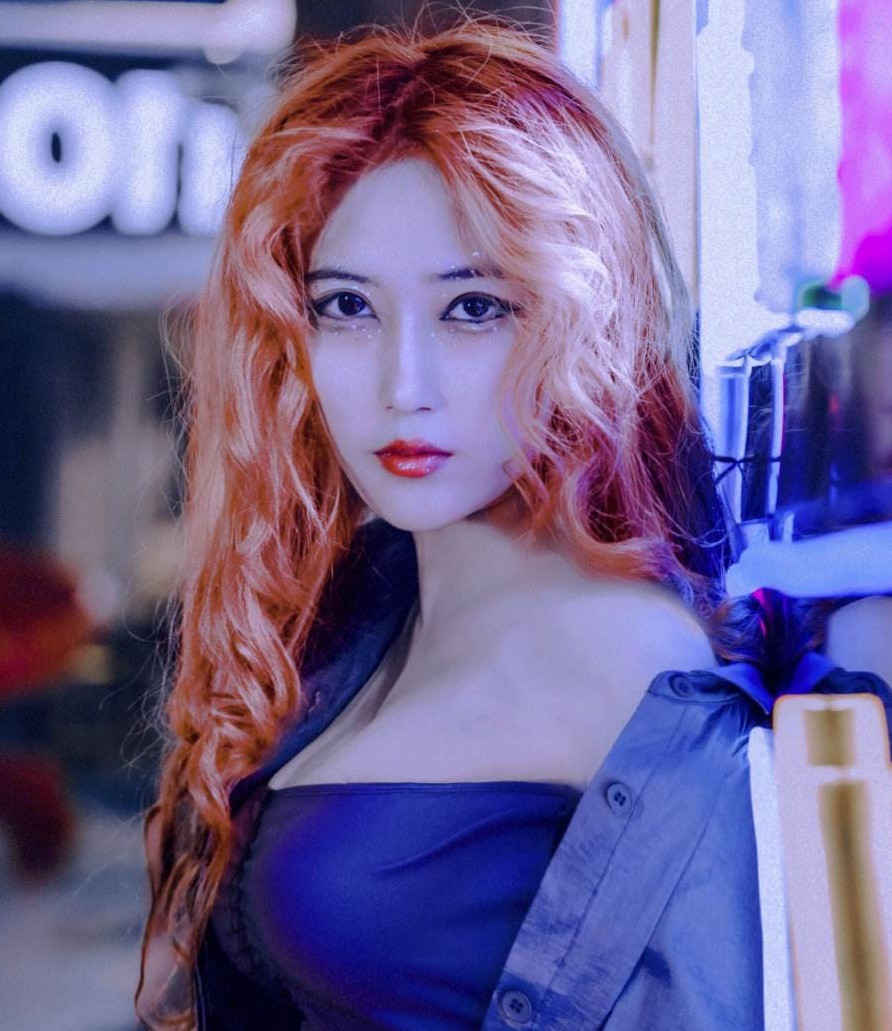 Tiêu Vũ Lương và Lý Minh Đức bị lộ ảnh nhạy cảm. Họ cùng quan hệ tình ái với nhà sản xuất phim Năm tháng tĩnh hảo. Ảnh: Sina. Tiêu Vũ Lương và Lý Minh Đức bị lộ ảnh nhạy cảm. Họ cùng quan hệ tình ái với nhà sản xuất phim Năm tháng tĩnh hảo. Ảnh: Sina.