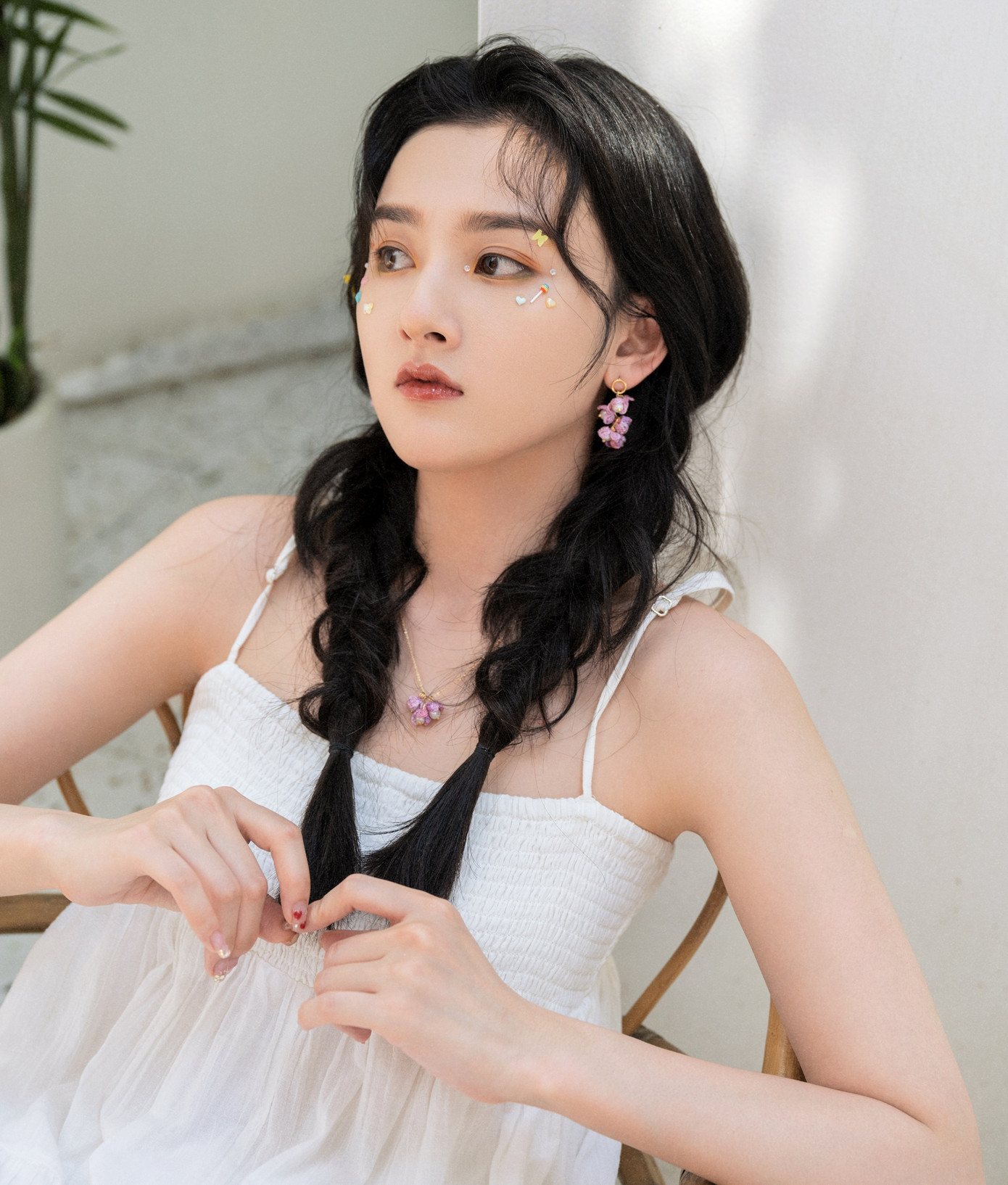 Tống Tổ Nhi với vẻ đẹp vừa hiện đại vừa cổ điển được khán giả yêu thích.