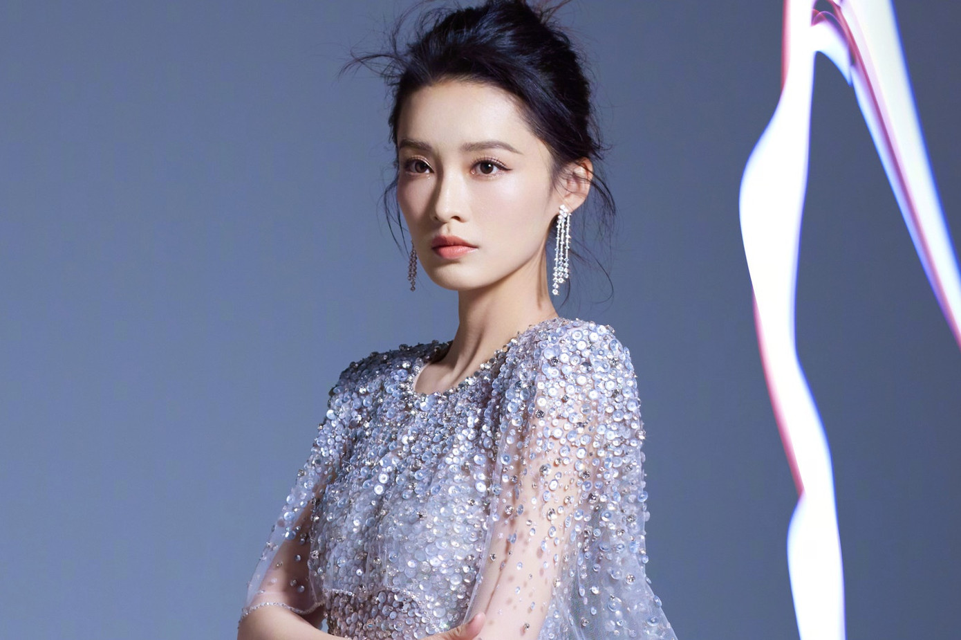 Theo Sohu, thời điểm đó Dương Dương mới chỉ 19 tuổi nên rất nồng nhiệt thể hiện tình cảm với bạn gái. Trong các sự kiện quảng bá phim, nam diễn viên không ngần ngại ôm eo, cầm tay Lý Thấm. Cho đến nay, Lý Thấm được coi là bạn gái duy nhất mà Dương Dương để lộ sự thân mật trước truyền thông.