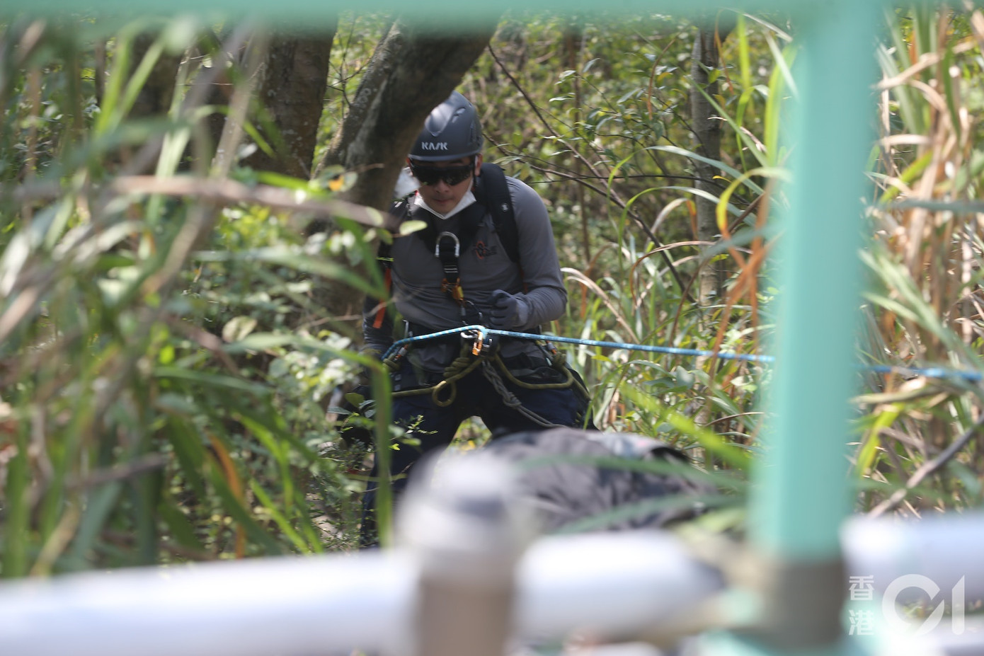 Hơn 100 cảnh sát vào cuộc để tìm thi thể Thái Thiên Phượng. Hơn 100 cảnh sát vào cuộc để tìm thi thể Thái Thiên Phượng.