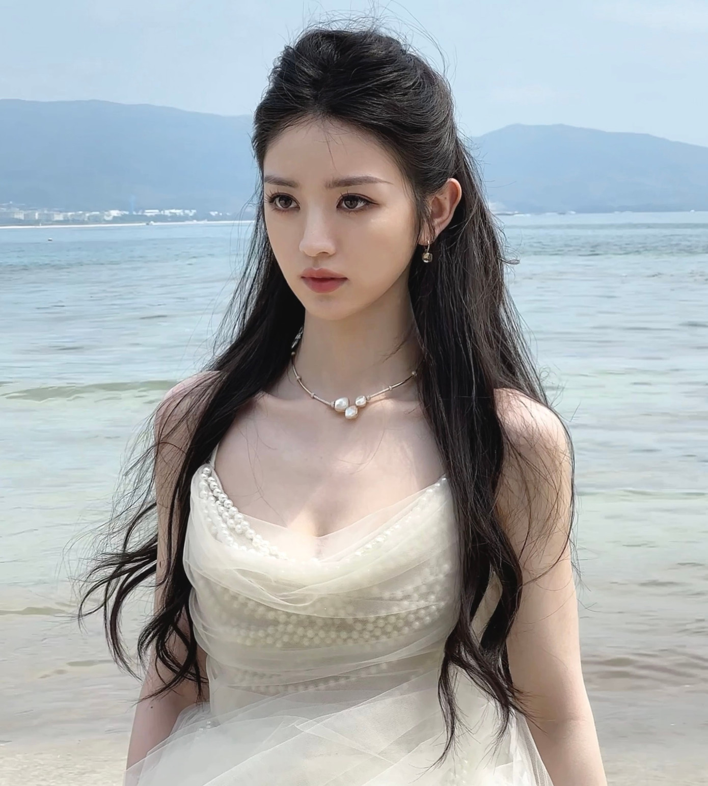 Điền Hi Vi có nét đẹp đáng yêu, tinh tế.