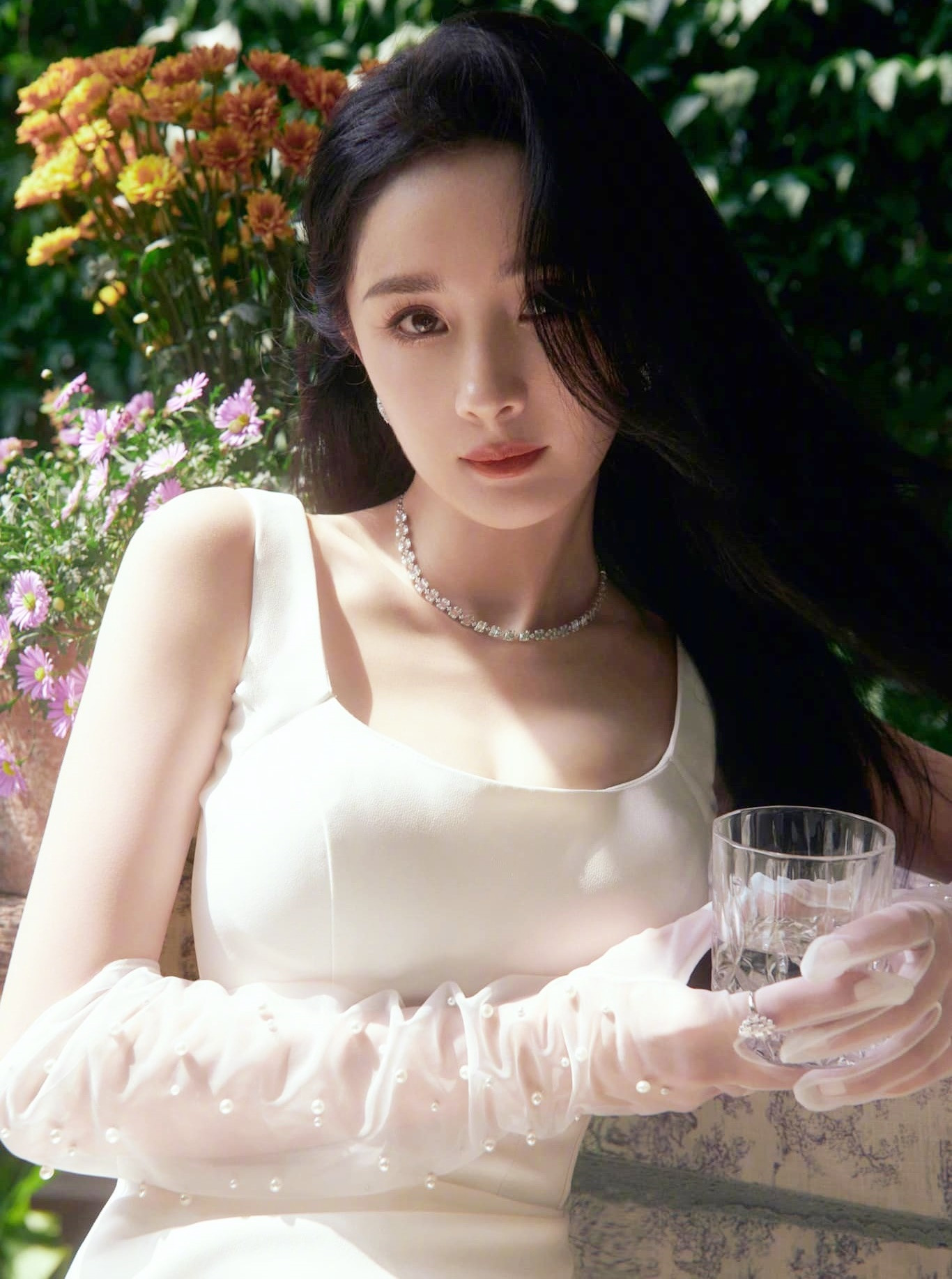 Thông tin chỉ cần chi nhiều tiền, người hâm mộ có thể gặp gỡ riêng các ngôi sao khiến công chúng chú ý. Công ty môi giới đang bị điều tra vì nghi ngờ có hành vi lừa đảo.