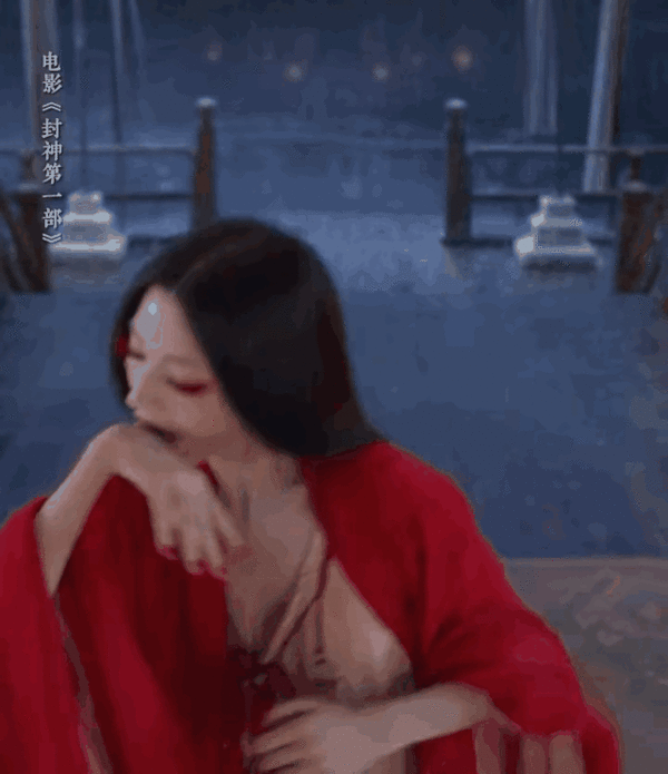 Cảnh múa của Na Nhiên chỉ kéo dài 2 phút nhưng cô đã phải luyện tập suốt 3 năm. Cảnh múa của Na Nhiên chỉ kéo dài 2 phút nhưng cô đã phải luyện tập suốt 3 năm.