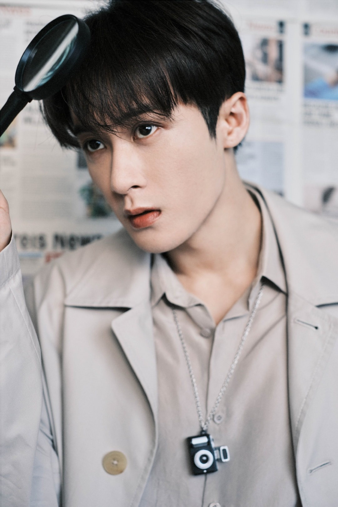 Nam diễn viên sinh năm 1990 Đàn Kiện Thứ và đội ngũ nhân viên của mình được bình chọn là ê-kíp có phong cách làm việc chuyên nghiệp và tận tâm bậc nhất showbiz Trung Quốc hiện nay. Ngôi sao Lạp đồ tội giám không lỡ hẹn với truyền thông, luôn chú tâm khi trả lời phỏng vấn. Sự thẳng thắn, không kiêng dè các câu hỏi của báo giới khiến Đàn Kiện Thứ trở thành đối tác mà nhiều phóng viên yêu thích. Nam diễn viên sinh năm 1990 Đàn Kiện Thứ và đội ngũ nhân viên của mình được bình chọn là ê-kíp có phong cách làm việc chuyên nghiệp và tận tâm bậc nhất showbiz Trung Quốc hiện nay. Ngôi sao Lạp đồ tội giám không lỡ hẹn với truyền thông, luôn chú tâm khi trả lời phỏng vấn. Sự thẳng thắn, không kiêng dè các câu hỏi của báo giới khiến Đàn Kiện Thứ trở thành đối tác mà nhiều phóng viên yêu thích.