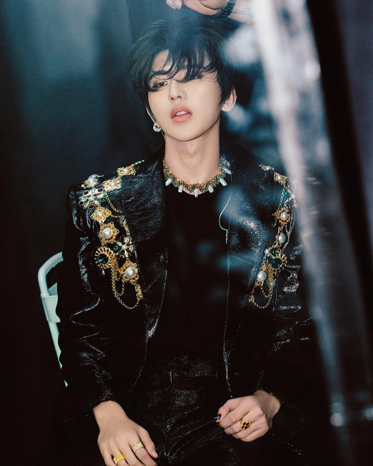 Thái Từ Khôn luôn được biết đến là nghệ sĩ tài năng, phá cách, có tương lai rộng mở. Nhờ đó, anh thành công sớm, gặt hái được nhiều giải thưởng.