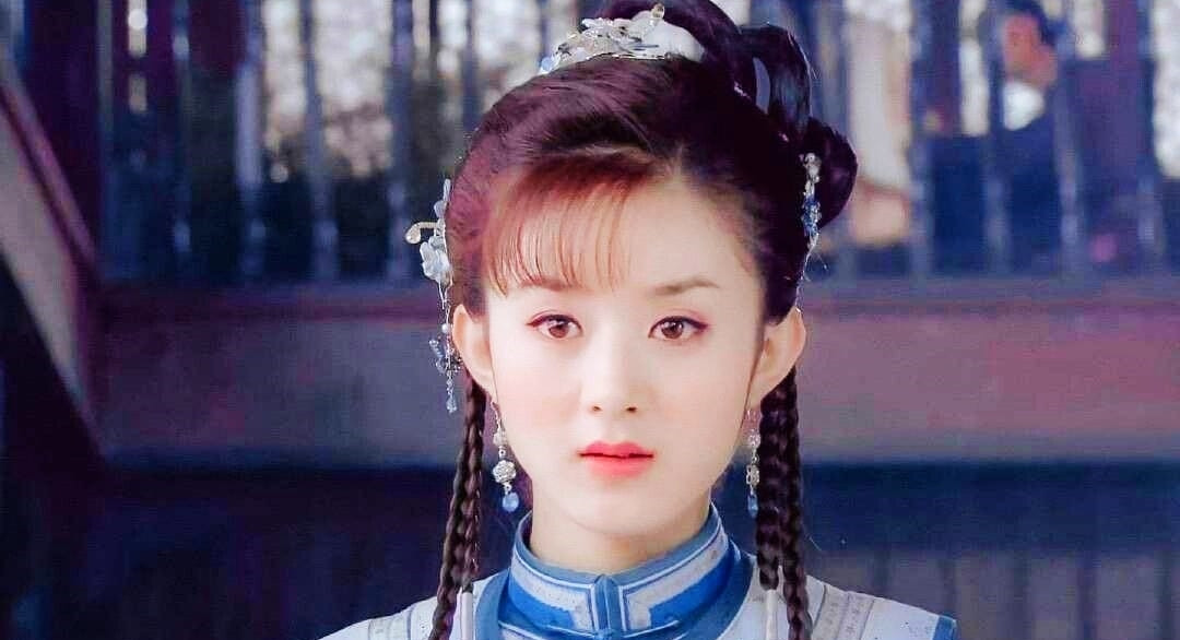 Nhờ vai diễn Tình Nhi, Triệu Lệ Dĩnh được biên kịch Vu Chính chú ý và giao vai nữ chính Lục Trinh trong phim cổ trang Lục Trinh truyền kỳ. Bộ phim thành công vang dội mở đầu cho giai đoạn thống trị phim truyền hình Hoa ngữ của Triệu Lệ Dĩnh.