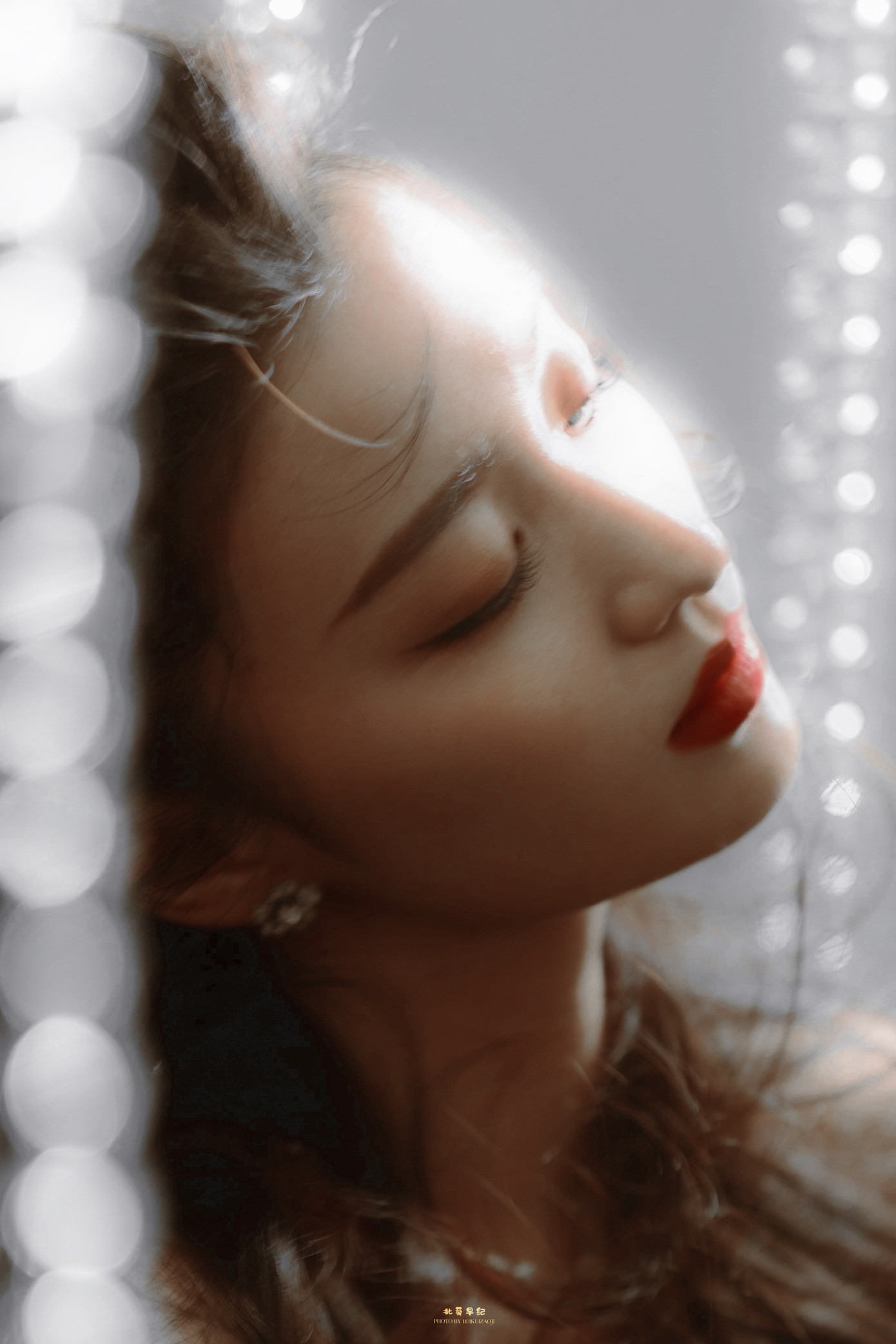 Sắp tới, Vương Sở Nhiên có hai dự án phim quan trọng là Ngọc Cốt Dao vai Bạch Tuyết Lộ và Hứa Thấm trong Khói lửa nhân gian của tôi. Sina bình luận năm 2023, Vương Sở Nhiên có thể vươn lên hàng tiểu hoa đán 9X hot nhất nhờ hai bộ phim này. Sắp tới, Vương Sở Nhiên có hai dự án phim quan trọng là Ngọc Cốt Dao vai Bạch Tuyết Lộ và Hứa Thấm trong Khói lửa nhân gian của tôi. Sina bình luận năm 2023, Vương Sở Nhiên có thể vươn lên hàng tiểu hoa đán 9X hot nhất nhờ hai bộ phim này.