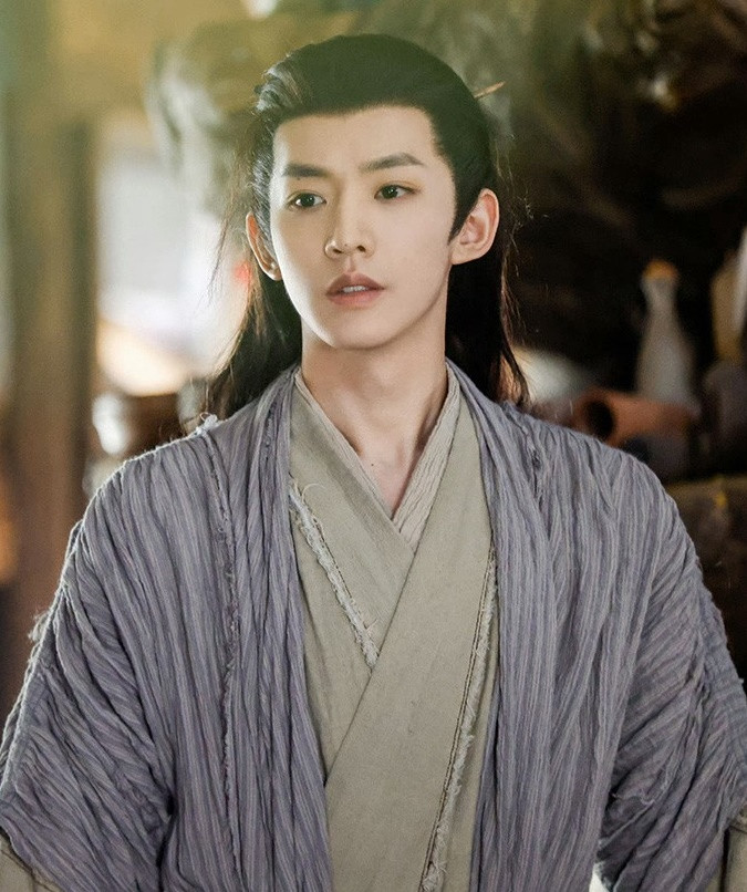 Vu Thích (trái) và Đặng Vi nhận nhiều hợp đồng quảng cáo sau khi nổi danh. Vu Thích (trái) và Đặng Vi nhận nhiều hợp đồng quảng cáo sau khi nổi danh.