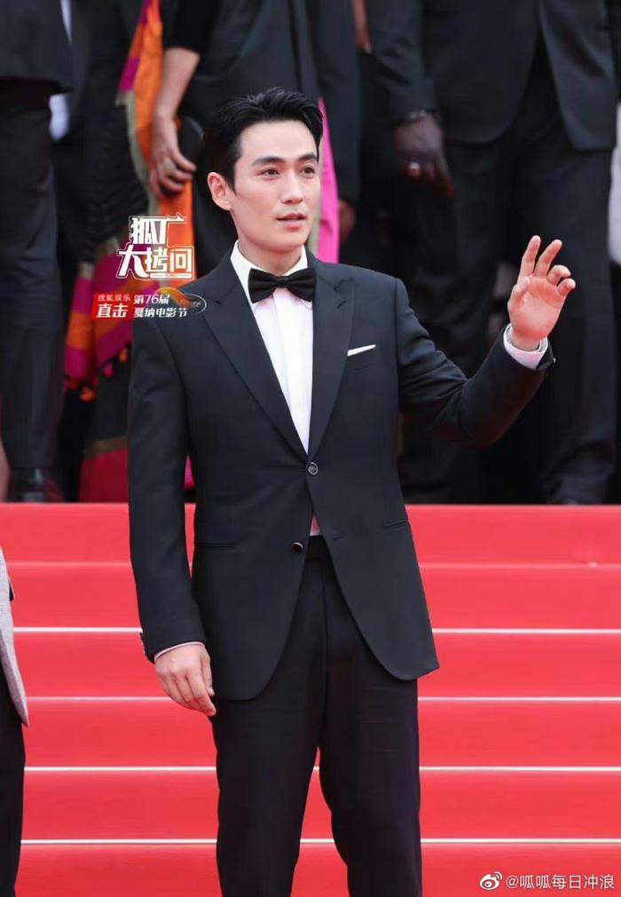 Nam diễn viên Chu Nhất Long lần đầu xuất hiện tại LHP Cannes. Bộ phim Sai lầm bên sông do Chu Nhất Long đóng chính, Ngụy Thư Quân đạo diễn vào danh sách tranh giải Un Certain Regard (Nhãn quan độc đáo).