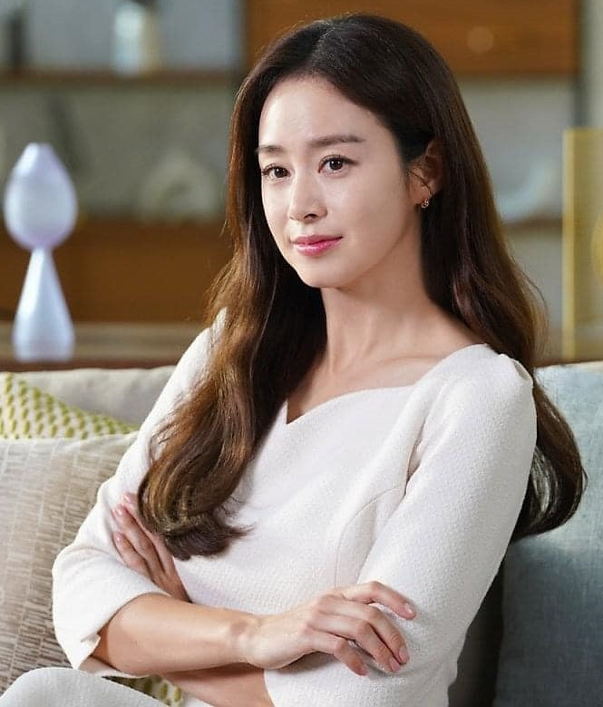 Kim Tae Hee nhận nhiều chỉ trích, danh tiếng giảm sút khi liên quan tới các hành vi gian lân thuế.