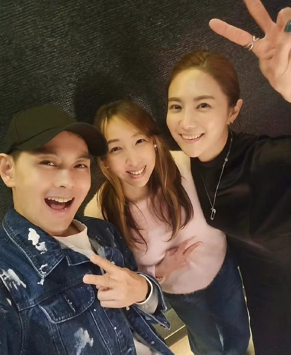 Lâm Chí Dĩnh gặp lại bạn diễn Yoo Ha Na sau 16 năm. Lâm Chí Dĩnh gặp lại bạn diễn Yoo Ha Na sau 16 năm.