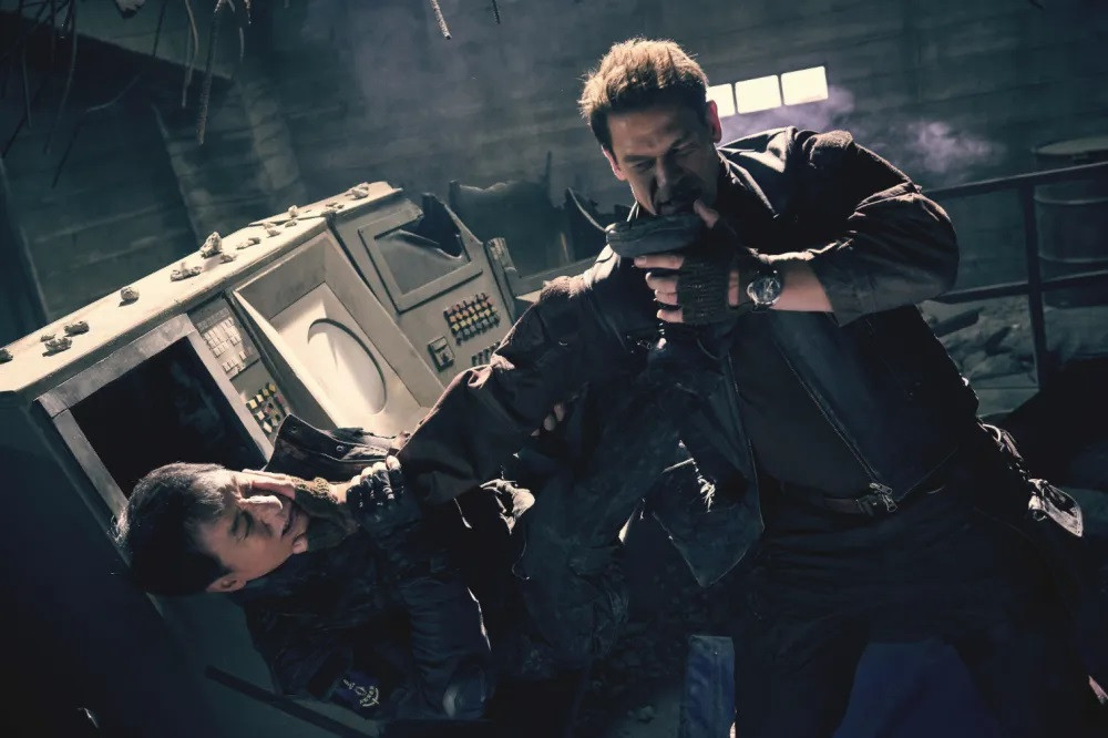 Bộ phim mới Hidden Strike của Thành Long ra mắt không gây được tiếng vang, thất bại cả về doanh thu lẫn danh tiếng.