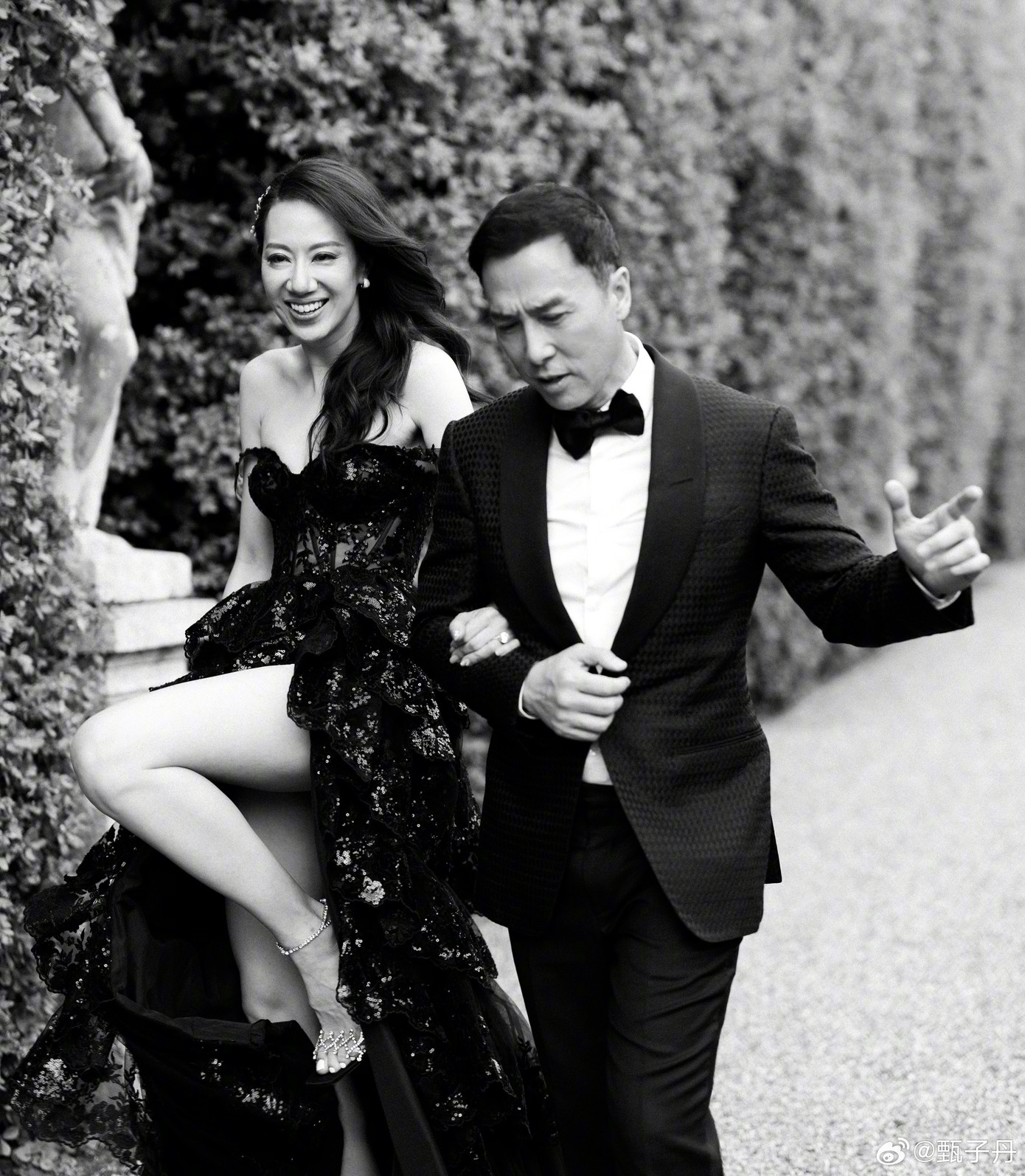 Uông Thi Thi luôn sát cánh cùng chồng trong các hoạt động nghệ thuật. Nhờ đó, sự nghiệp của Chân Tử Đan không chỉ phát triển ở Trung Quốc, Hong Kong mà còn sang cả Hollywood. Mới đây, nam diễn viên đóng vai phụ trong Sát thủ John Wick 4. Uông Thi Thi luôn sát cánh cùng chồng trong các hoạt động nghệ thuật. Nhờ đó, sự nghiệp của Chân Tử Đan không chỉ phát triển ở Trung Quốc, Hong Kong mà còn sang cả Hollywood. Mới đây, nam diễn viên đóng vai phụ trong Sát thủ John Wick 4.