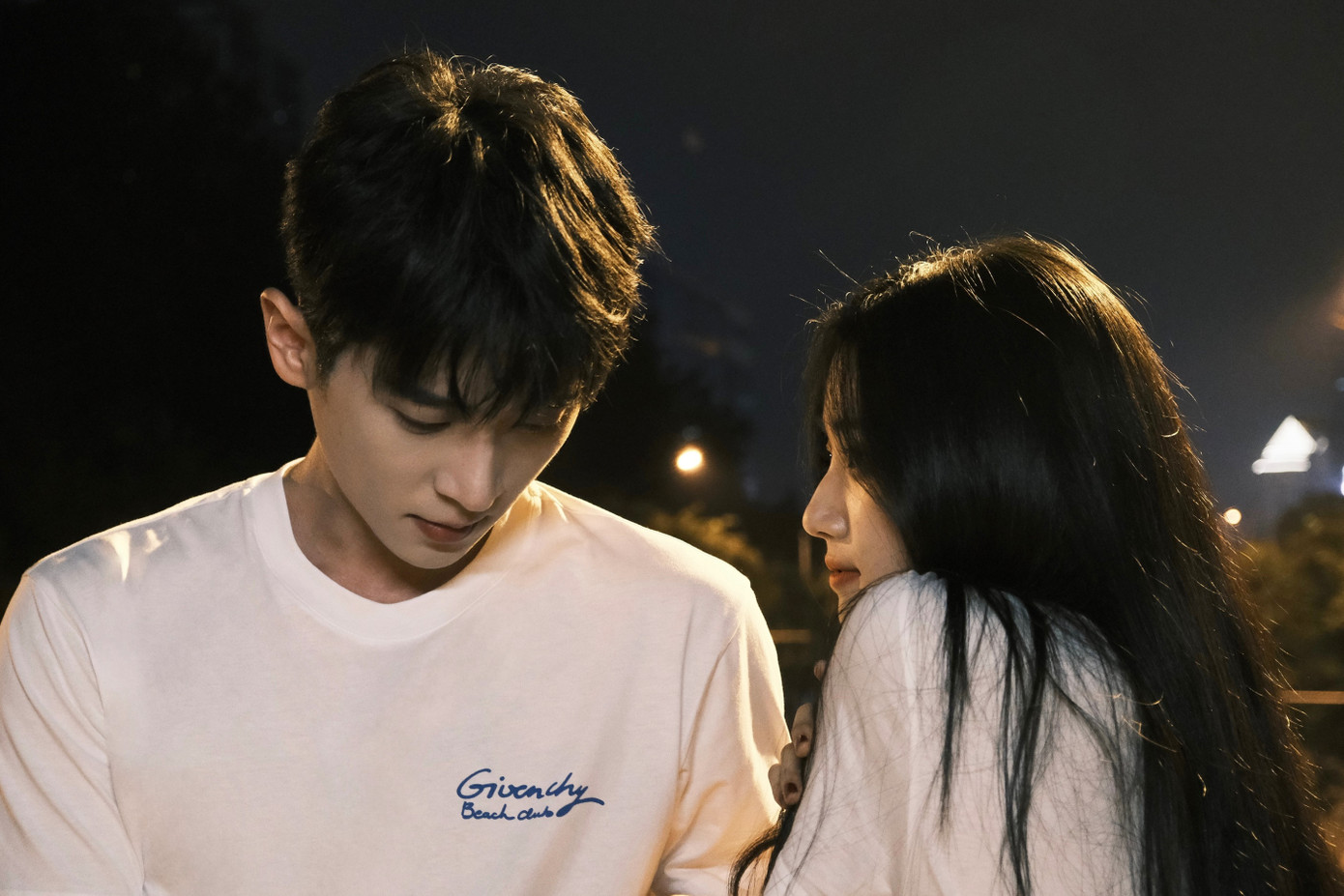 Sina bình luận sự nổi tiếng hiện tại giúp Lư Dục Hiểu và Thừa Lỗi tiếp cận những dự án tốt hơn trong tương lai. Trước đó, cả hai thường xuyên đóng vai phụ, hoặc chỉ được đảm nhận vai chính trong dự án nhỏ.