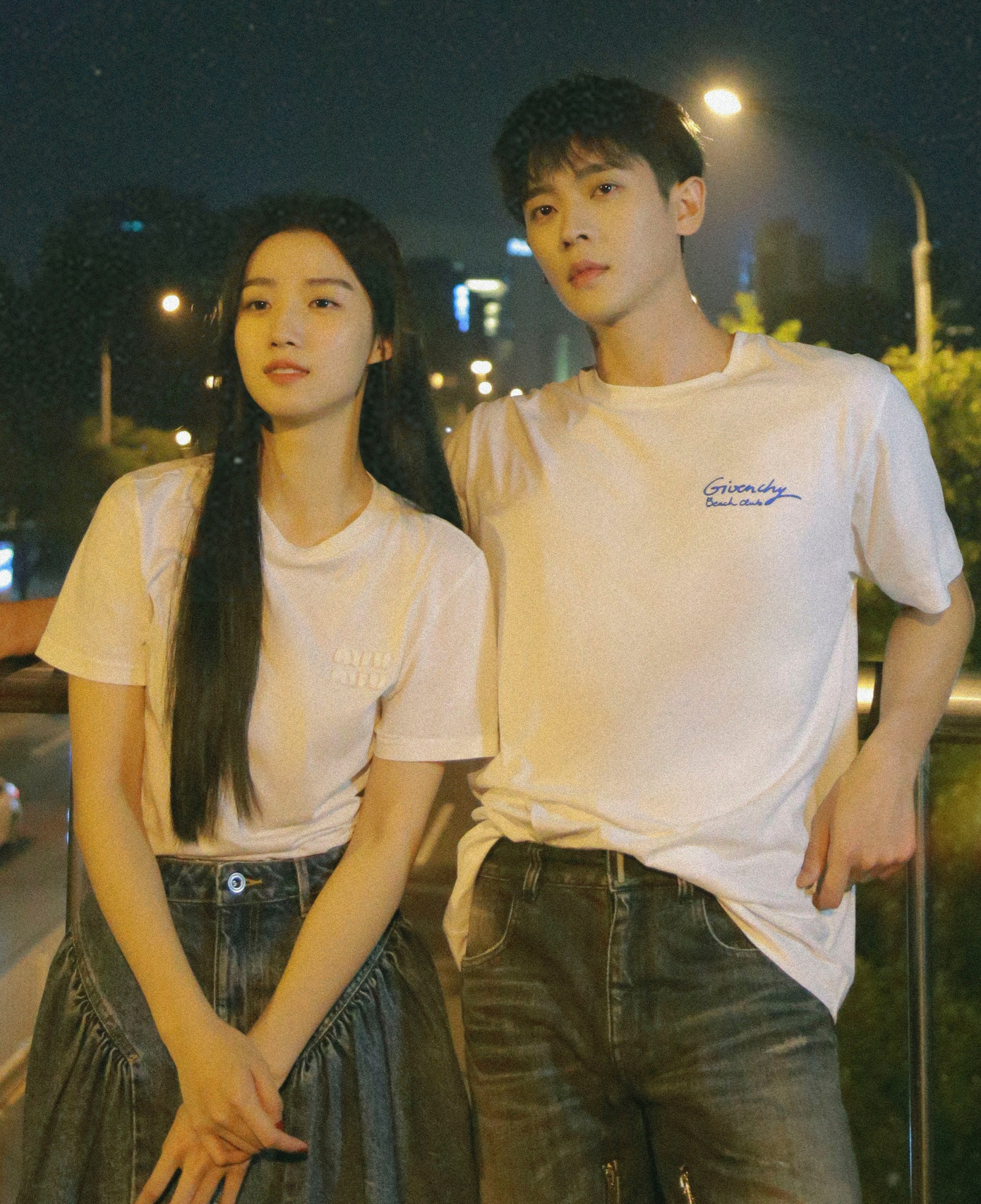 Chính vì vậy, tên của cặp đôi đã đứng thứ nhất trong bảng xếp hạng các cặp đôi phim truyền hình được yêu thích nhất hiện tại. Bên cạnh đó, sự thành công của phim cũng giúp danh tiếng Thừa Lỗi và Lư Dục Hiểu vang xa. Chỉ một tuần sau khi phim chiếu, lượng fan của hai diễn viên tăng hơn 300.000 lượt. Lượt thích trên mỗi bài đăng của hai nghệ sĩ cũng tăng chóng mặt từ vài nghìn lên với vài trăm nghìn. Khi có tập phim mới, các tình tiết liên quan tới họ cũng nhanh chóng vào top bàn luận.