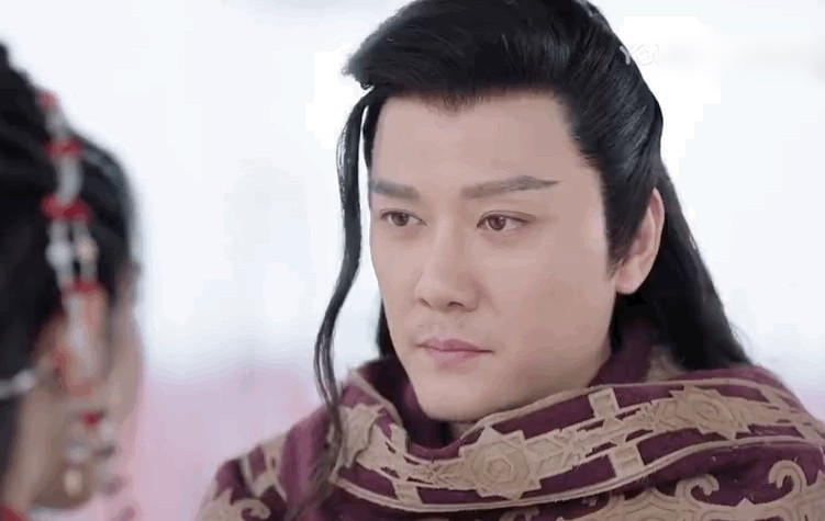 Chung Hán Lương hay Phùng Thiệu Phong ngoại hình già dặn hơn nữ chính khiến khán giả không thể đồng cảm khi xem phim.