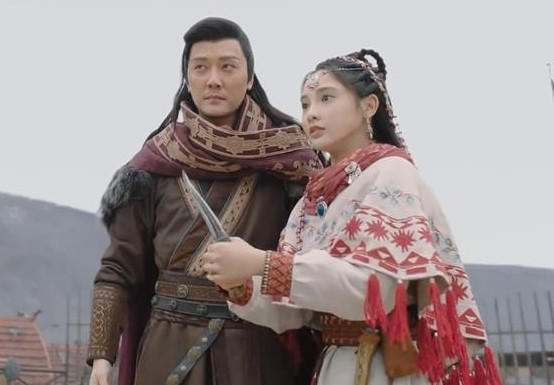 Chung Hán Lương hay Phùng Thiệu Phong ngoại hình già dặn hơn nữ chính khiến khán giả không thể đồng cảm khi xem phim.