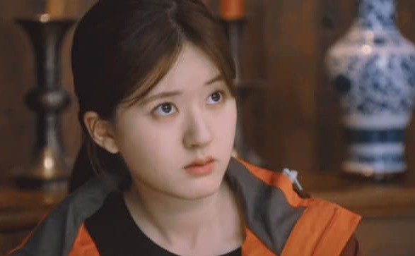 Cách diễn khoa trương, biểu cảm có phần láo xược, thiếu tinh tế của Triệu Lộ Tư lặp lại ở nhiều phim.