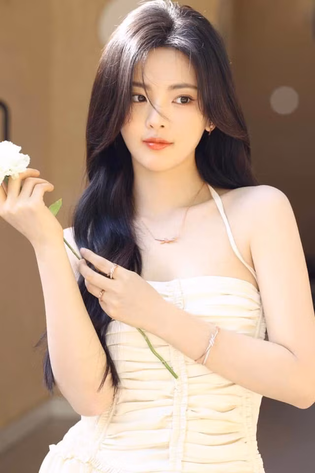 Thông tin chỉ cần chi nhiều tiền, người hâm mộ có thể gặp gỡ riêng các ngôi sao khiến công chúng chú ý. Công ty môi giới đang bị điều tra vì nghi ngờ có hành vi lừa đảo.