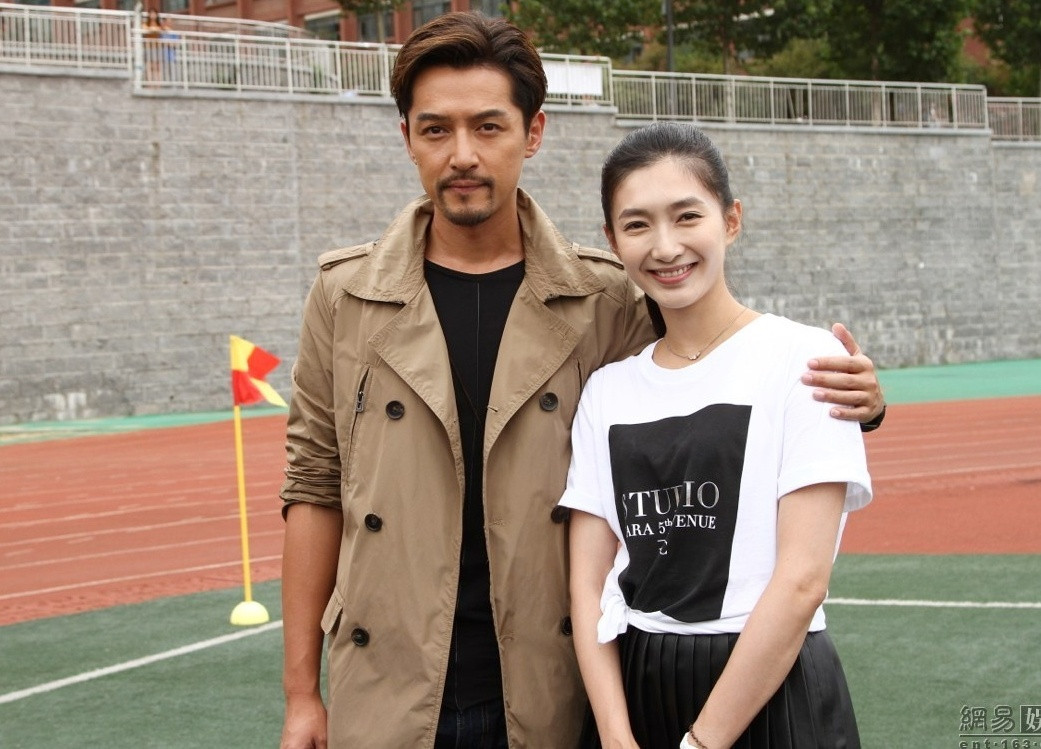 Hồ Ca khiến Giang Sơ Ảnh bị tấn công trên mạng xã hội.