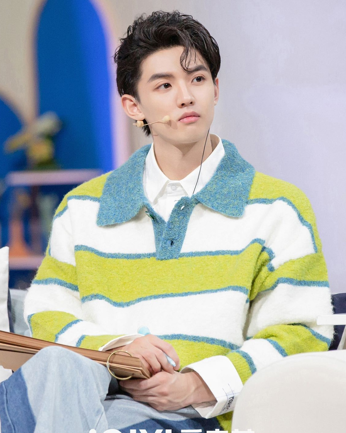 Châu Tuấn Vỹ là ngôi sao trẻ đang lên của màn ảnh Hoa ngữ nhưng bị cấm hoạt động nghệ thuật.