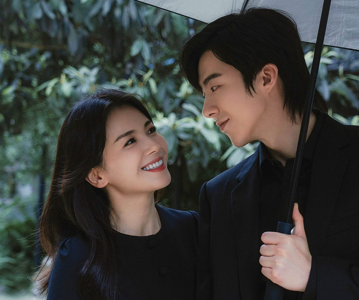 Lưu Đào và "nụ cười công nghiệp" đang nhận được những phản hồi không mấy tích cực từ người xem. Lưu Đào và "nụ cười công nghiệp" đang nhận được những phản hồi không mấy tích cực từ người xem.