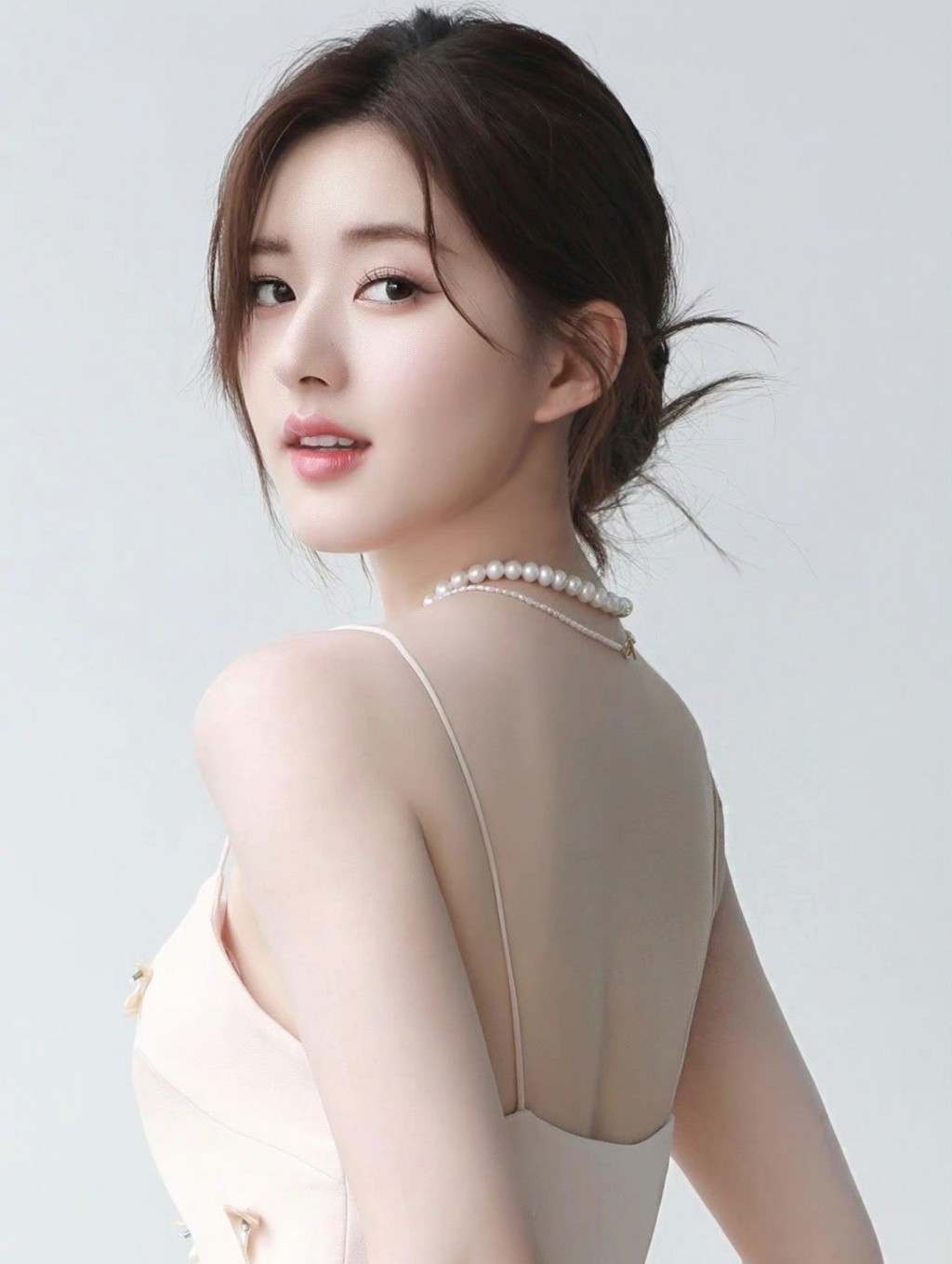 Vương Nhất Bác, Triệu Lộ Tư bị chê bai không hiểu nhân vật của mình.