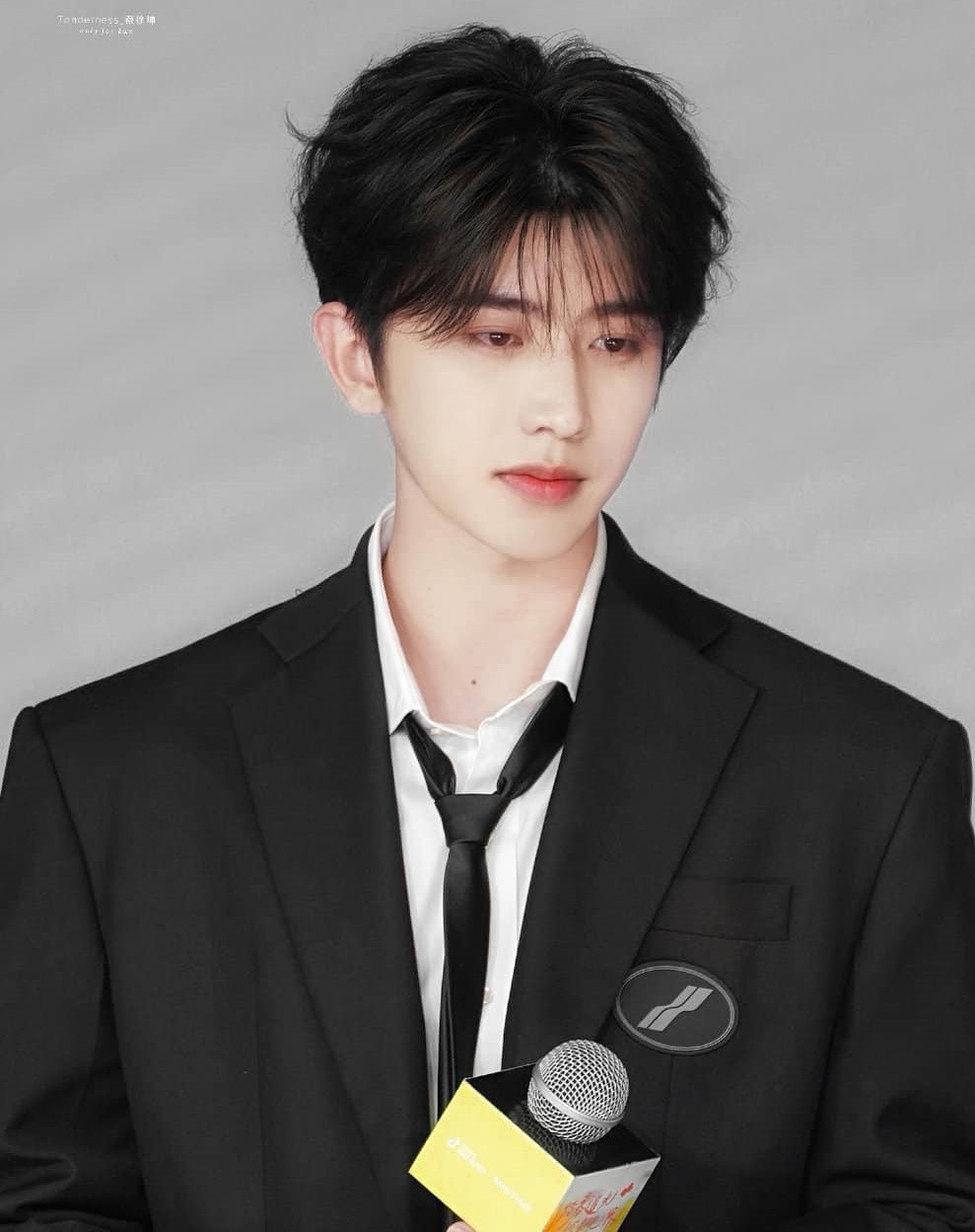 Thông tin chỉ cần chi nhiều tiền, người hâm mộ có thể gặp gỡ riêng các ngôi sao khiến công chúng chú ý. Công ty môi giới đang bị điều tra vì nghi ngờ có hành vi lừa đảo.