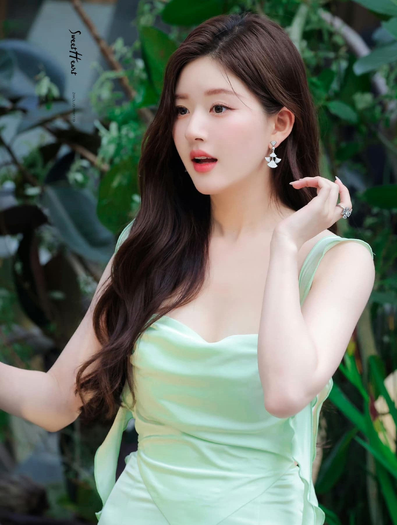 Triệu Lộ Tư được ưu ái lăng xê, nhưng cũng vì thế chỉ muốn đóng phim kiếm tiền nhanh mà không trau dồi diễn xuất.